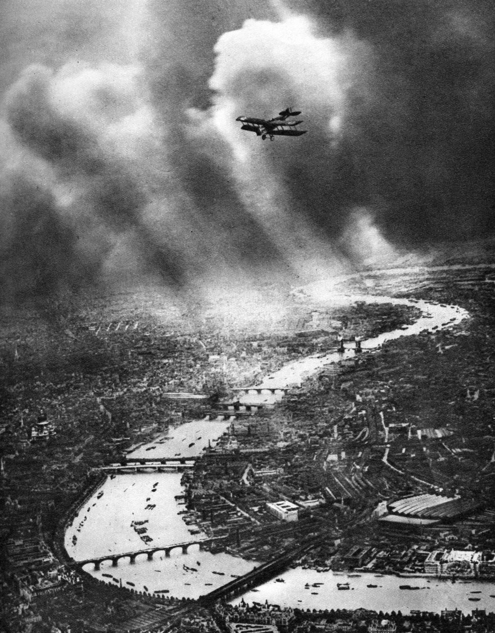 Utsikt över London, 1926-1927 av Captain Alfred G. Buckham
