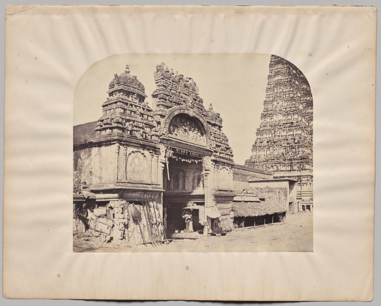Ingång till Meenakshi Sundareswarar-templet, Madurai av Captain Linnaeus Tripe