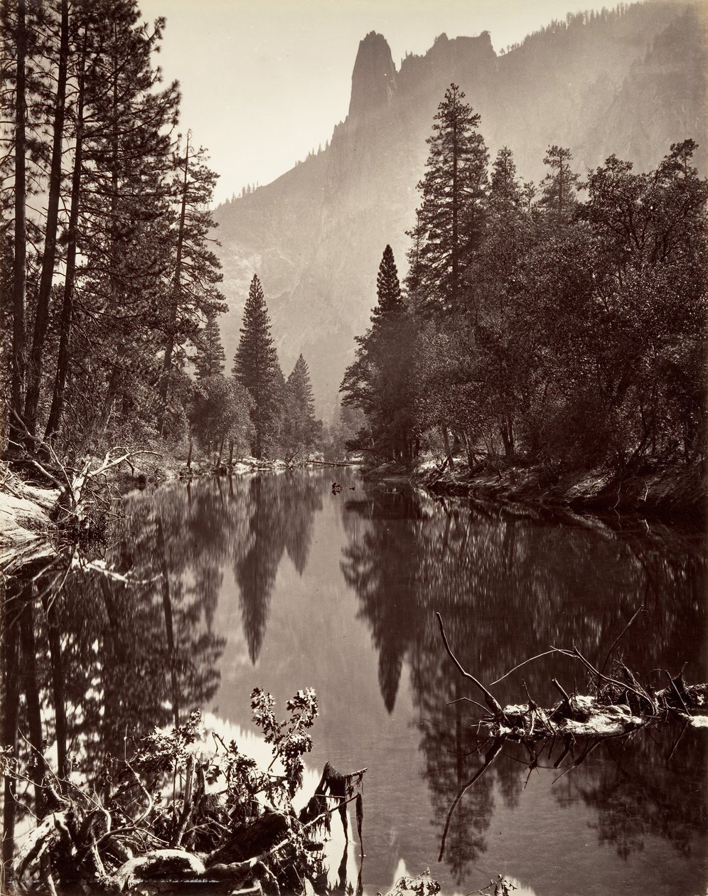 Spegelvy av Sentinel Rock, Yosemite, ca. 1872, tryckt ca. 1876. av Carleton E. Watkins.