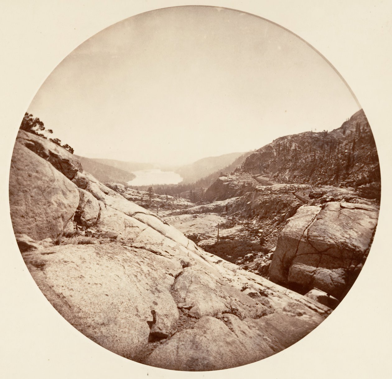 [Yosemite National Park, Kalifornien], ca. 1878. av Carleton Emmons Watkins