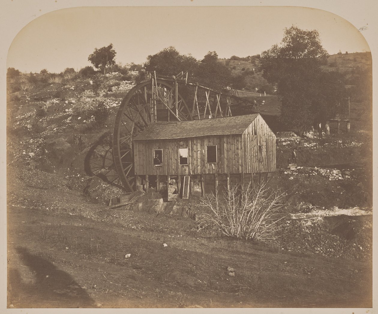 [Kvarn vid Mariposa Creek] av Carleton Watkins