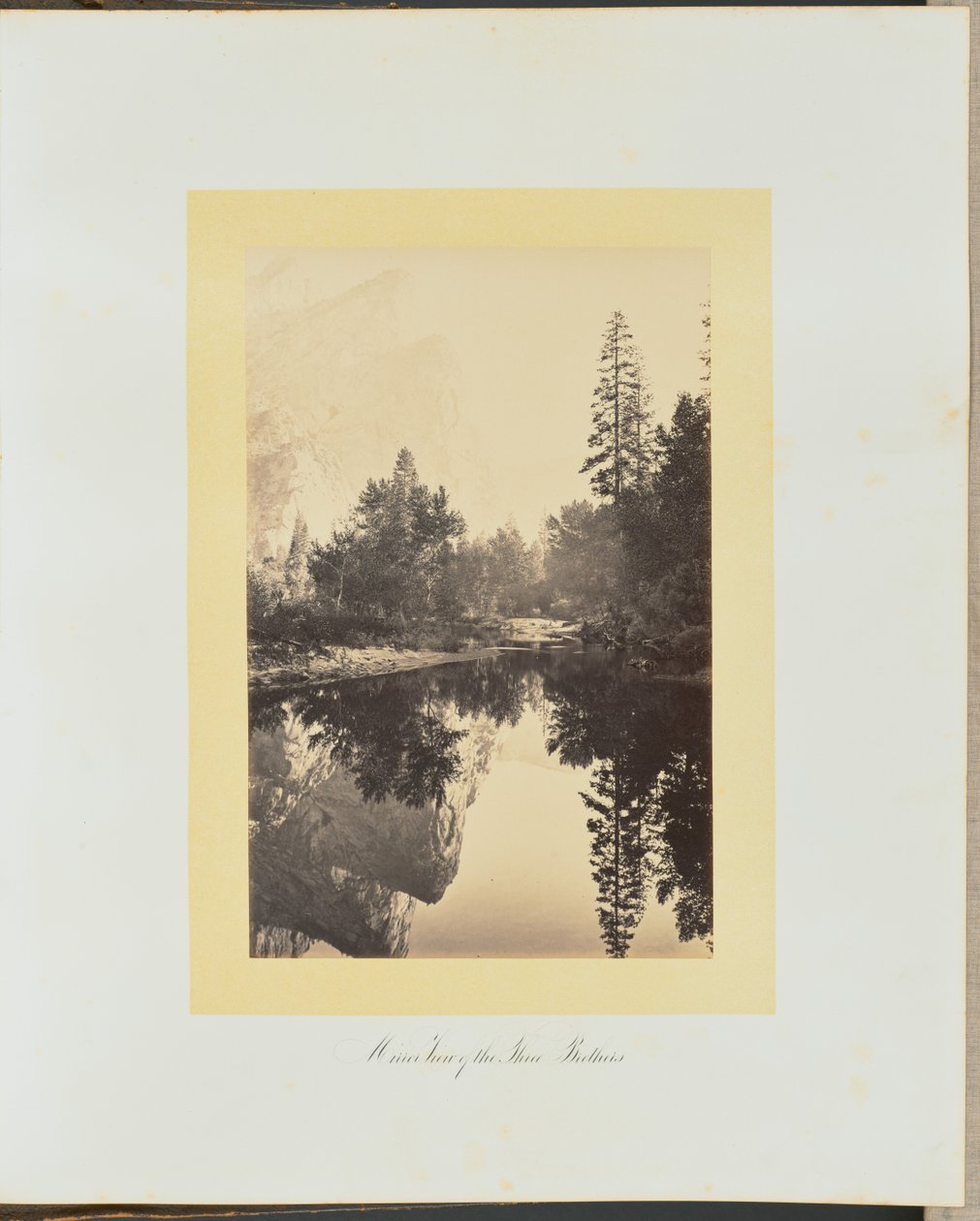 Spegelbild av de tre bröderna av Carleton Watkins