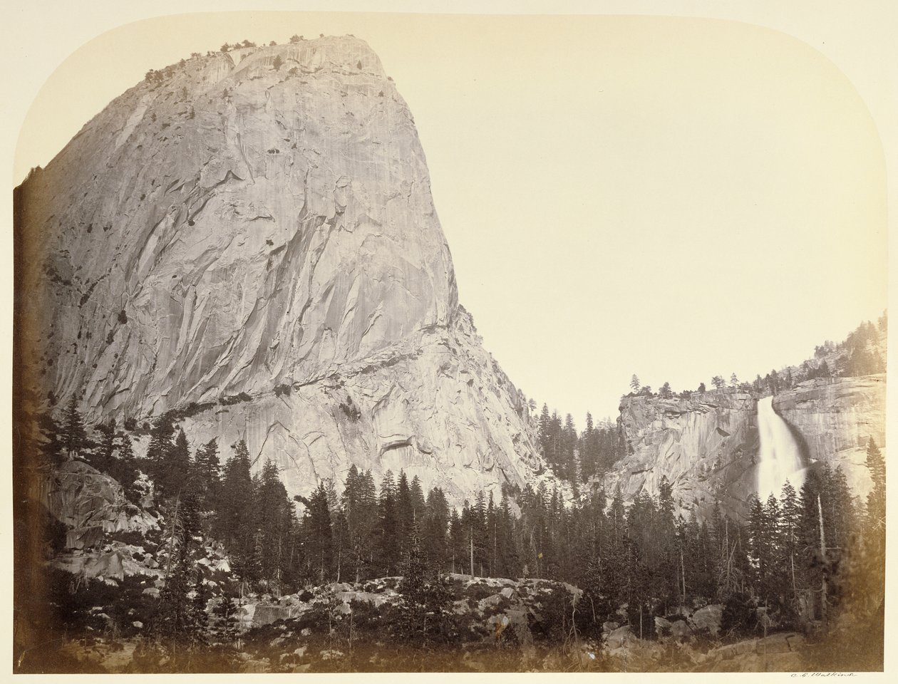 [Mount Broderick - Nevadafallen - Yosemite] av Carleton Watkins