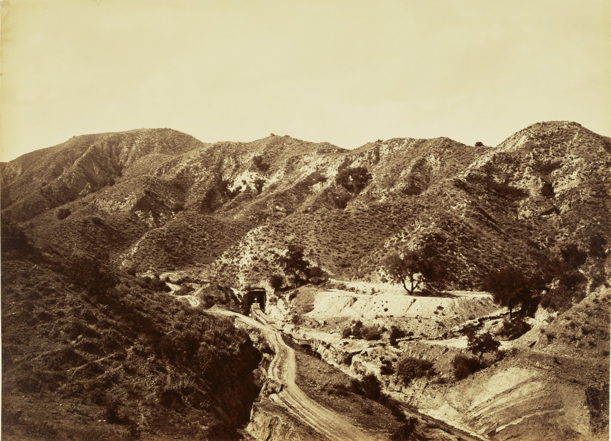 [San Fernando-tunneln, S.P.R.R.] av Carleton Watkins