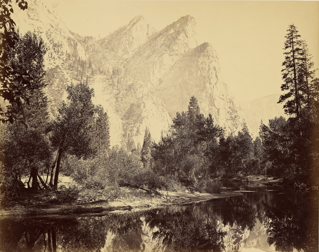 [Tre bröder, 4480 fot] av Carleton Watkins