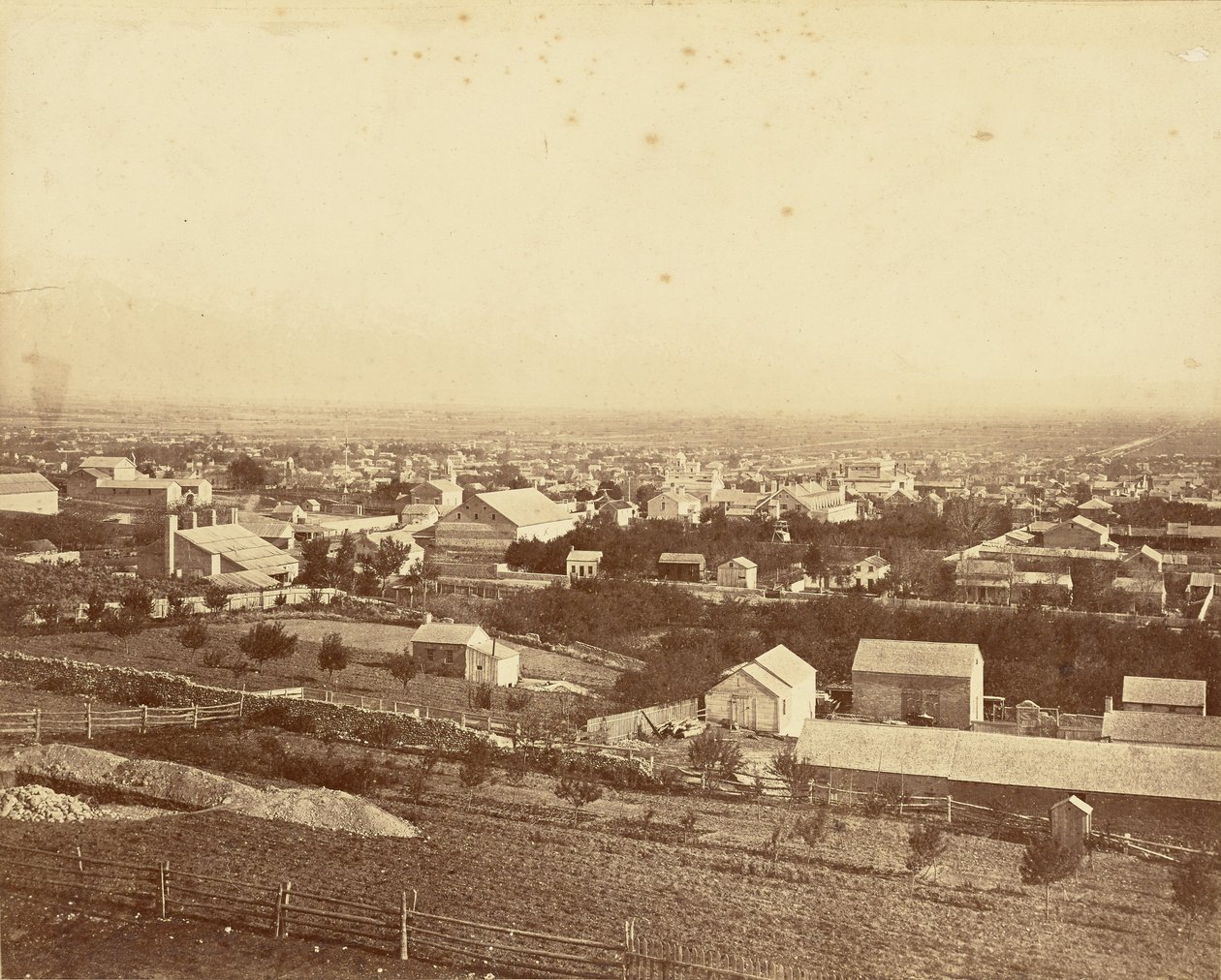 Utah - Utsikt över Salt Lake City, Utah av Carleton Watkins