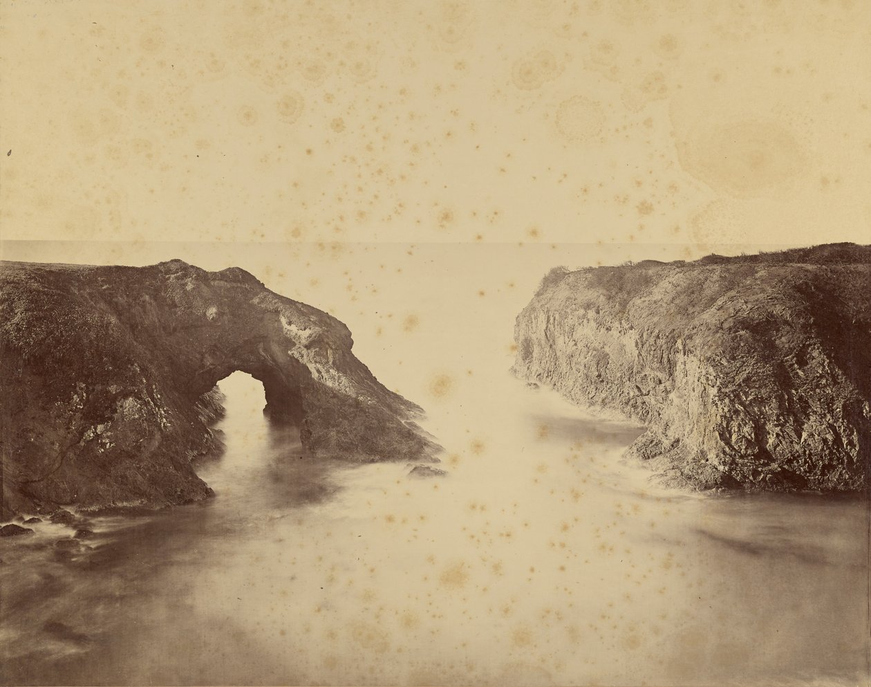 [Vy över Stillahavskusten, Mendocino] av Carleton Watkins