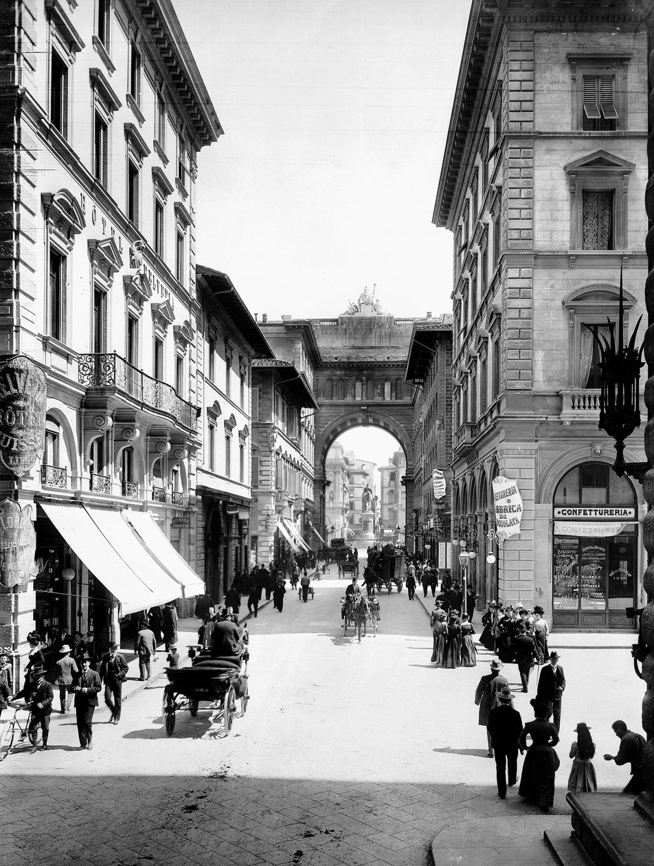Via Strozzi, Florens, ca 1890 (svart/vitt foto) av Carlo Brogi