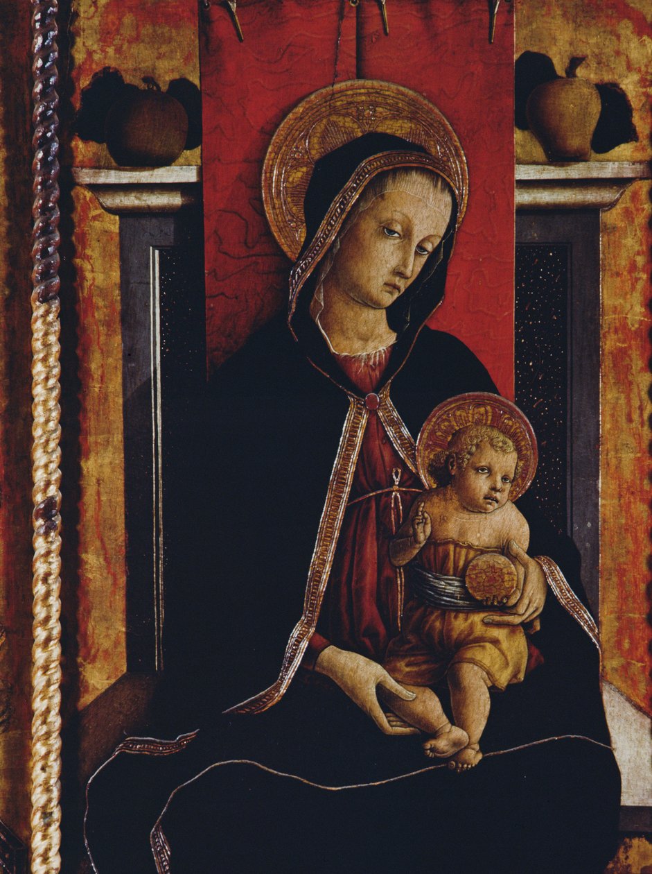 Madonna och barn, detalj från polyptiken San Silvestro, 1468 (tempera på panel) (se 76657) av Carlo Crivelli