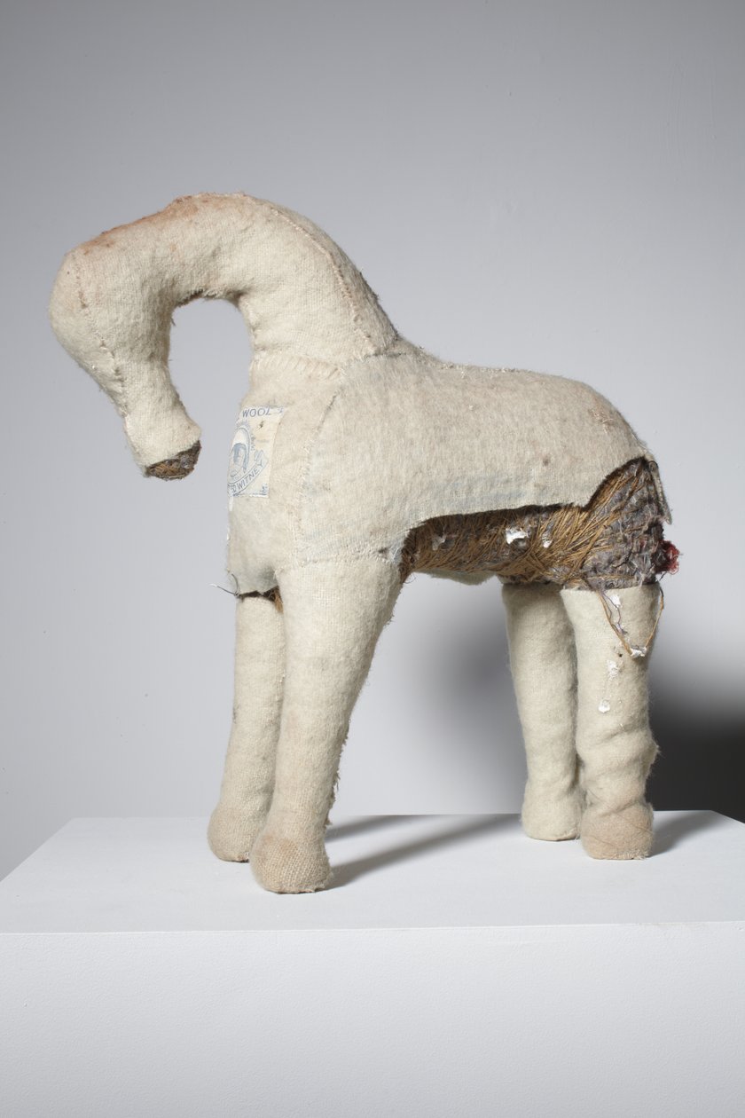 Blank, 2010 (filt, snöre, ullfilt) av Cathie Pilkington