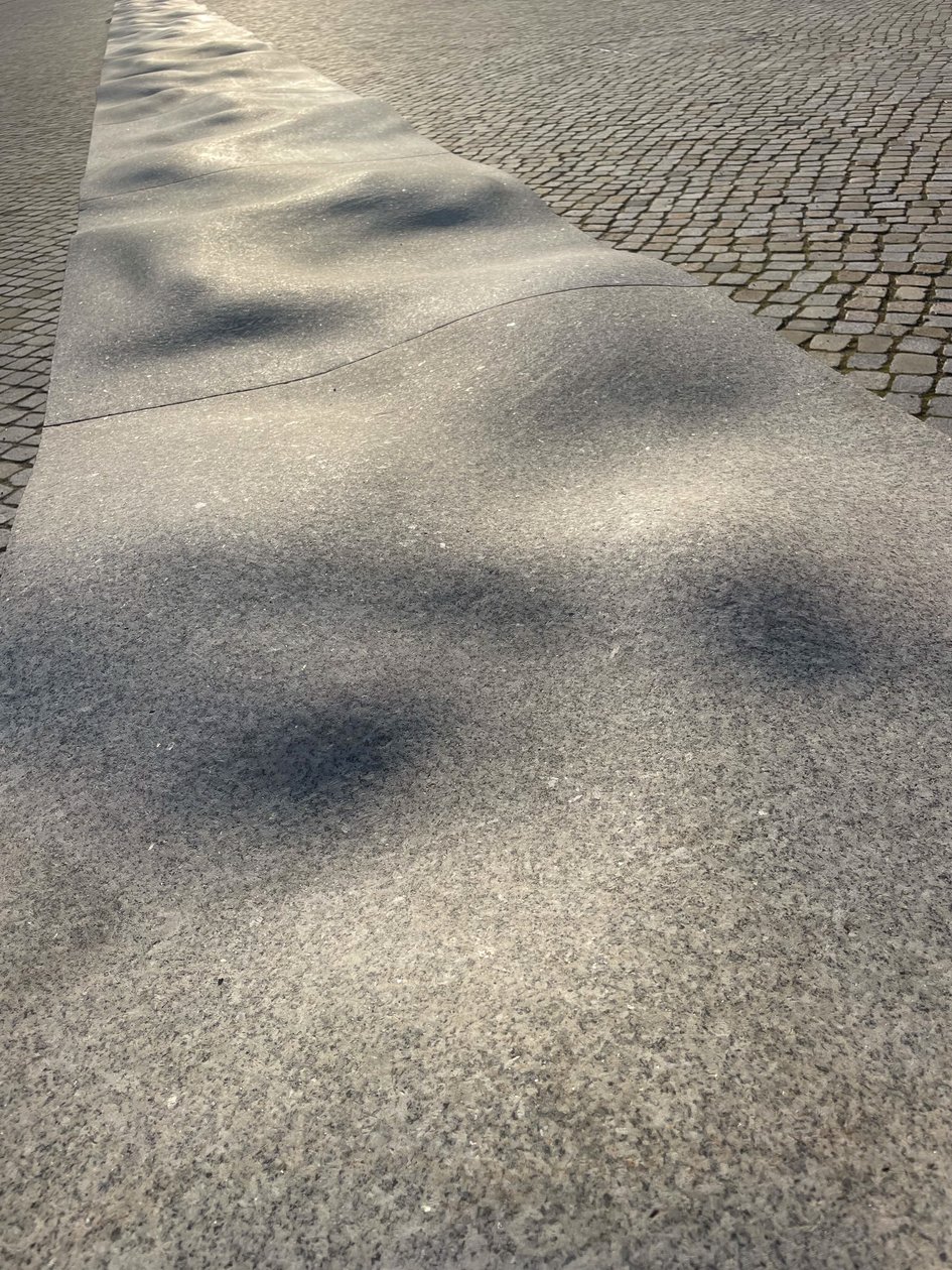 Komposition - Arkitektur - Detaljer, 2024 (foto) av Cécile Jamet