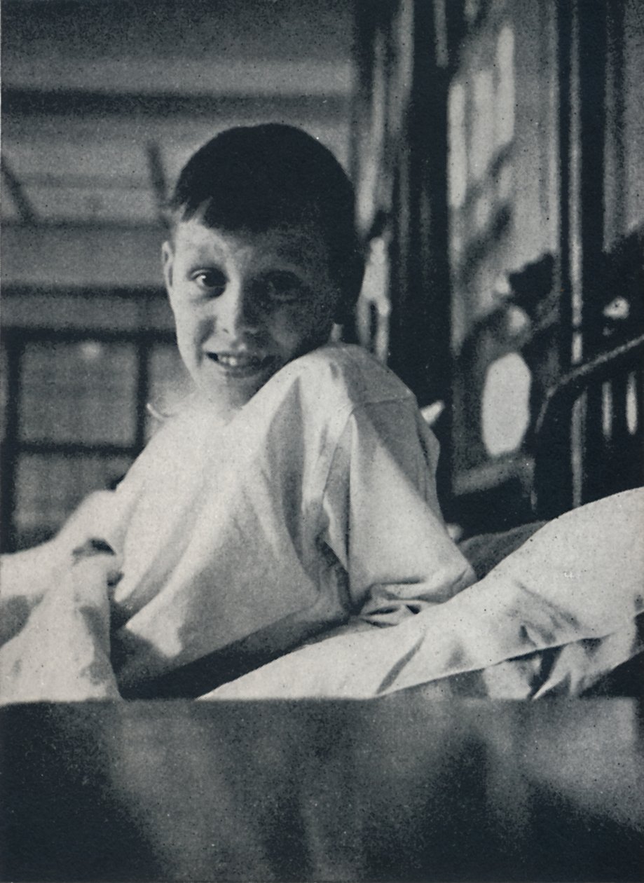 Ett litet barn som lätt drar andan, och känner sitt liv i varje lem, vad ska det veta av Cecil Beaton