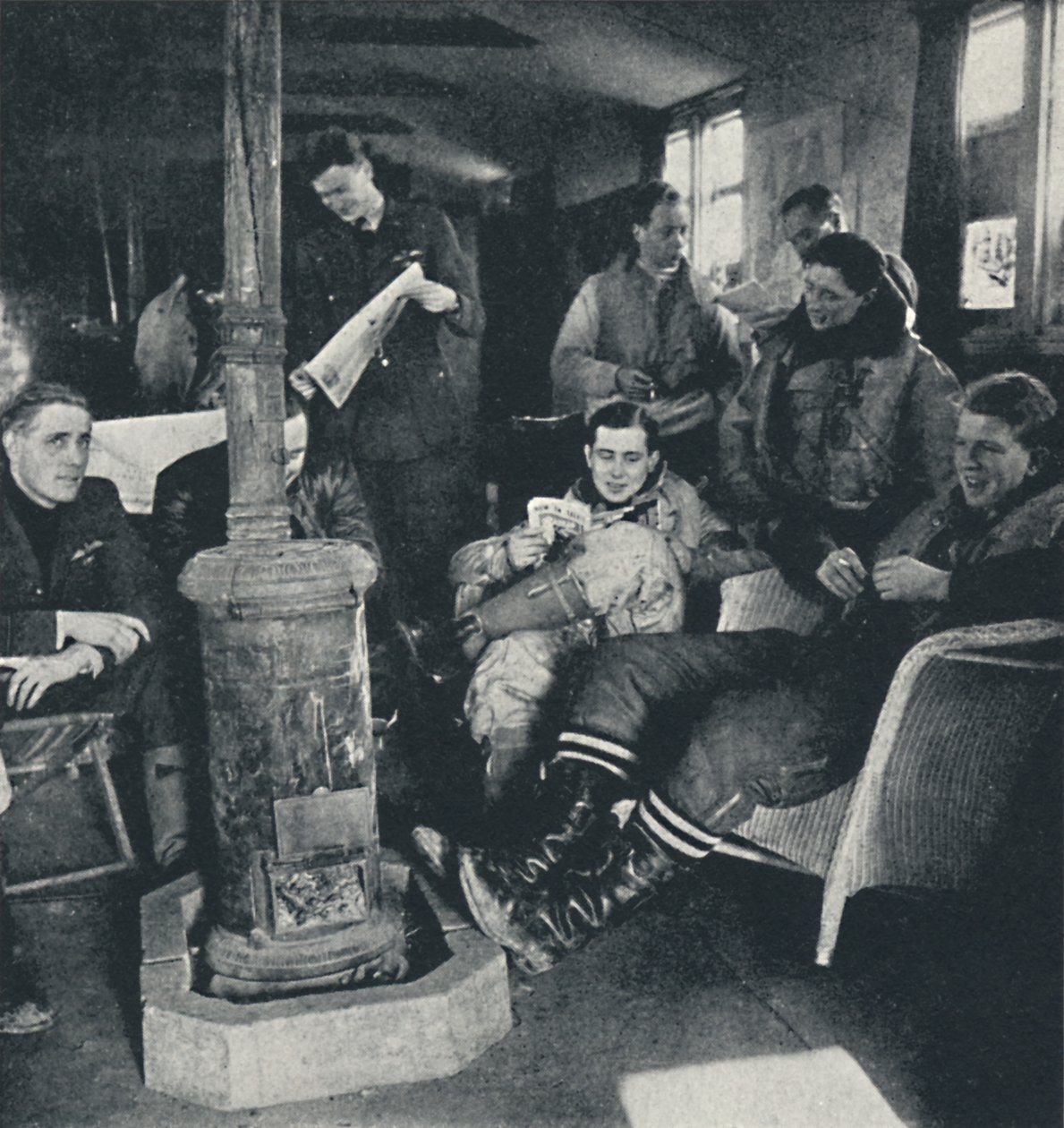 Vid beredskap, 1941 av Cecil Beaton