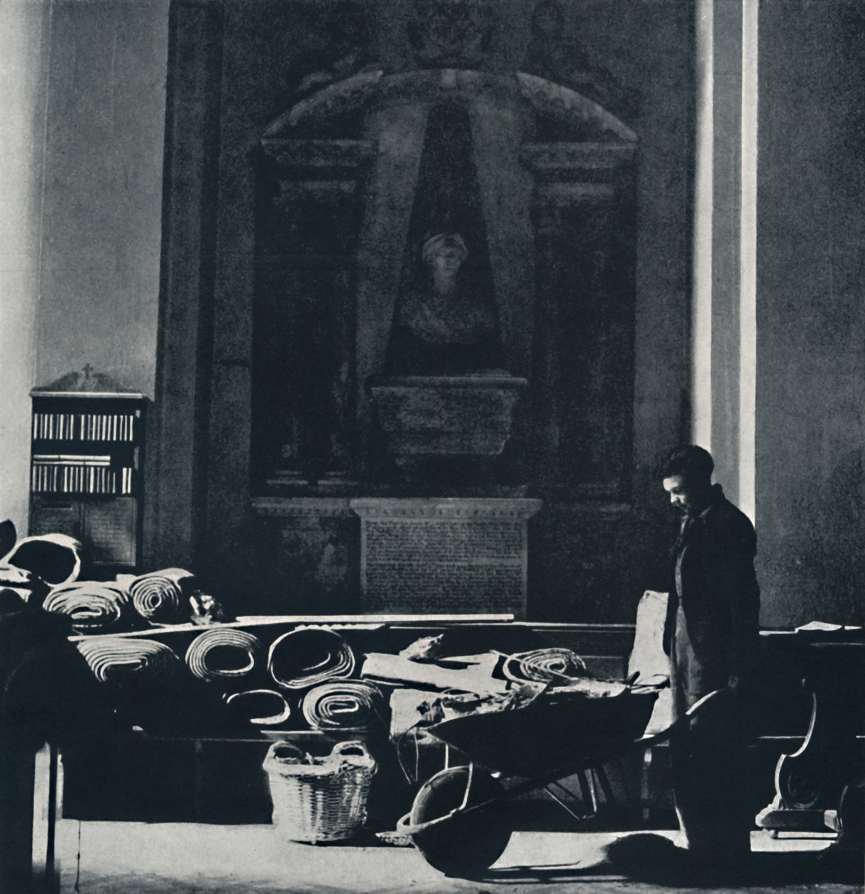 St. Mary-le-Bow efter den första blixten. Det är nu förstört, 1941 av Cecil Beaton