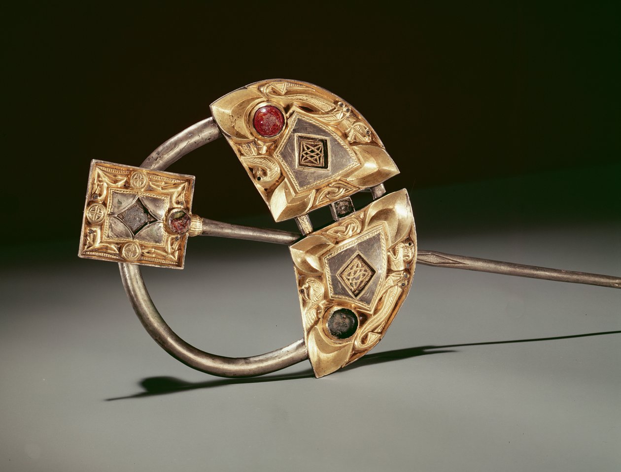 Ringformad brosch, Ardagh Hoard, Reerasta, länet Limerick, vikingatid (silverförgyllt) av Celtic