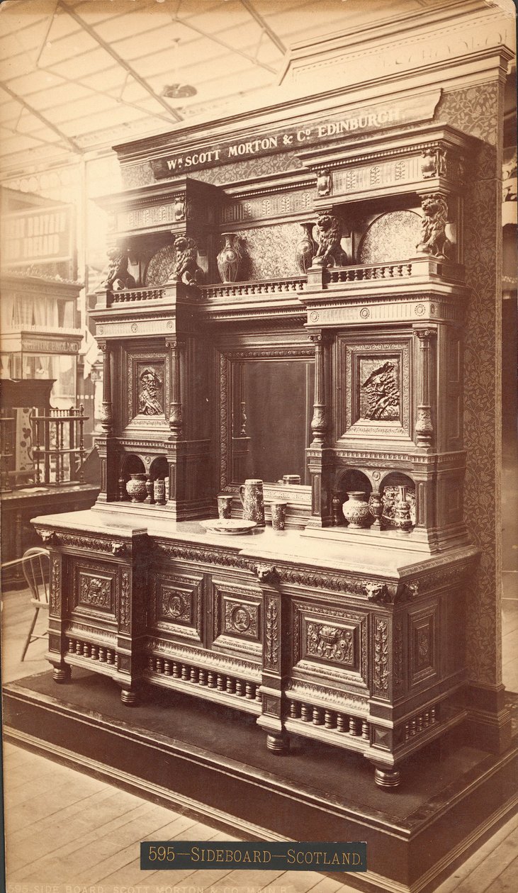 Sideboard, Scott Morton & Co, för "Art and I." av Centennial Photographic Co.