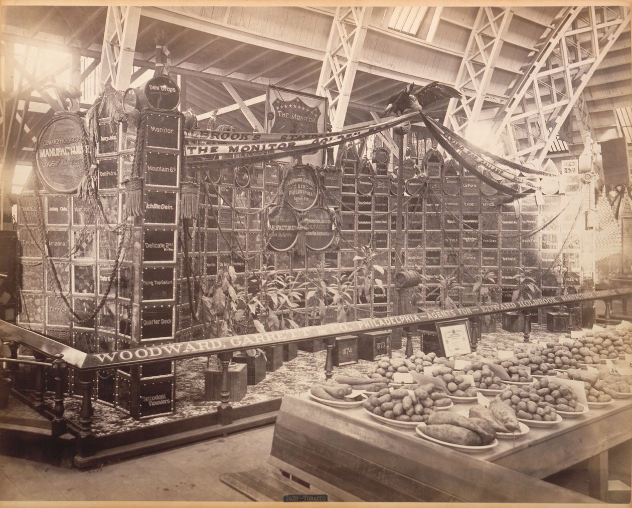 Tobak av Centennial Photographic Co.