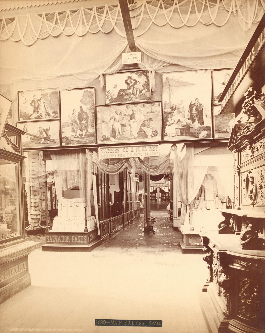 Utsikt över huvudbyggnaden i den spanska delen av Centennial Exposition av Centennial Photographic Co.