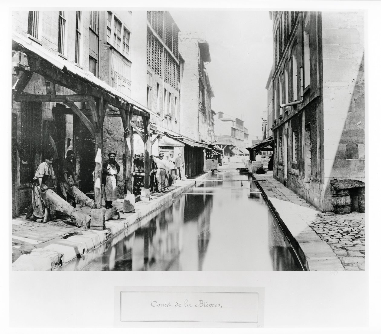 Bievrekurs i Paris med garverier, 1858-78 av Charles Marville