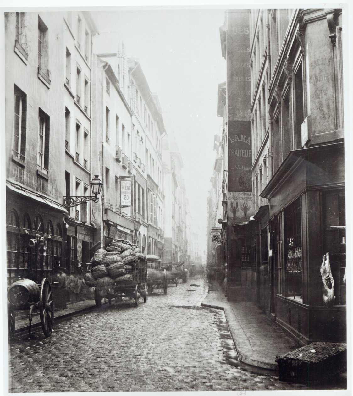 Rue de la Grande Truanderie, från rue Montorgueil, Paris, 1858-78 av Charles Marville