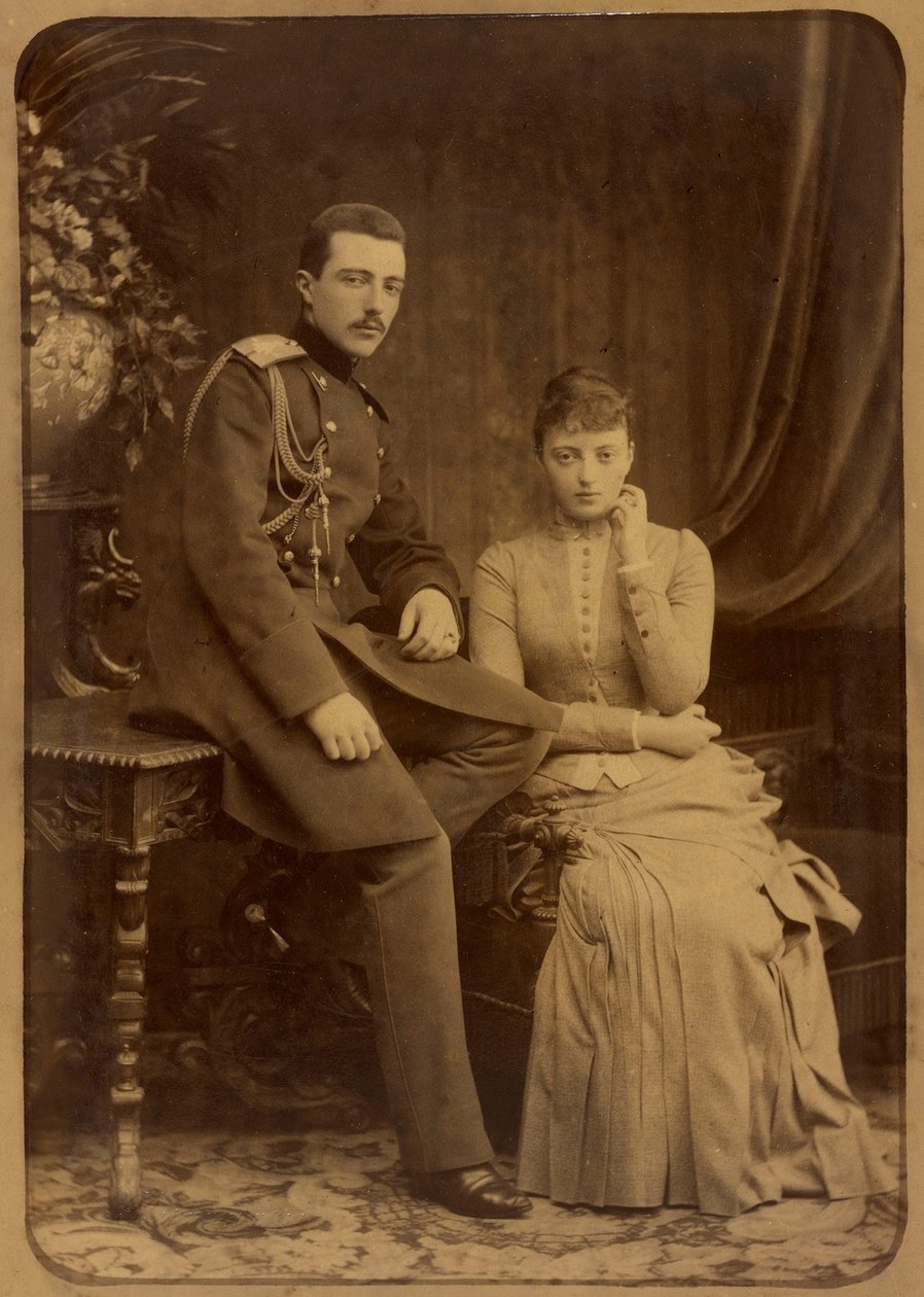 Michel Mikhailovitch de Russie et Anastasia Mikhailovna de Russie - Storhertig Michael Mikhailovich av Ryssland och storhertiginnan Anastasia Mikhailovna av Ryssland, av Bergamasco, Charles (Karl) (1830-1896). Albumin Foto, c. 1880. Ryska statens film och  av Charles Bergamasco