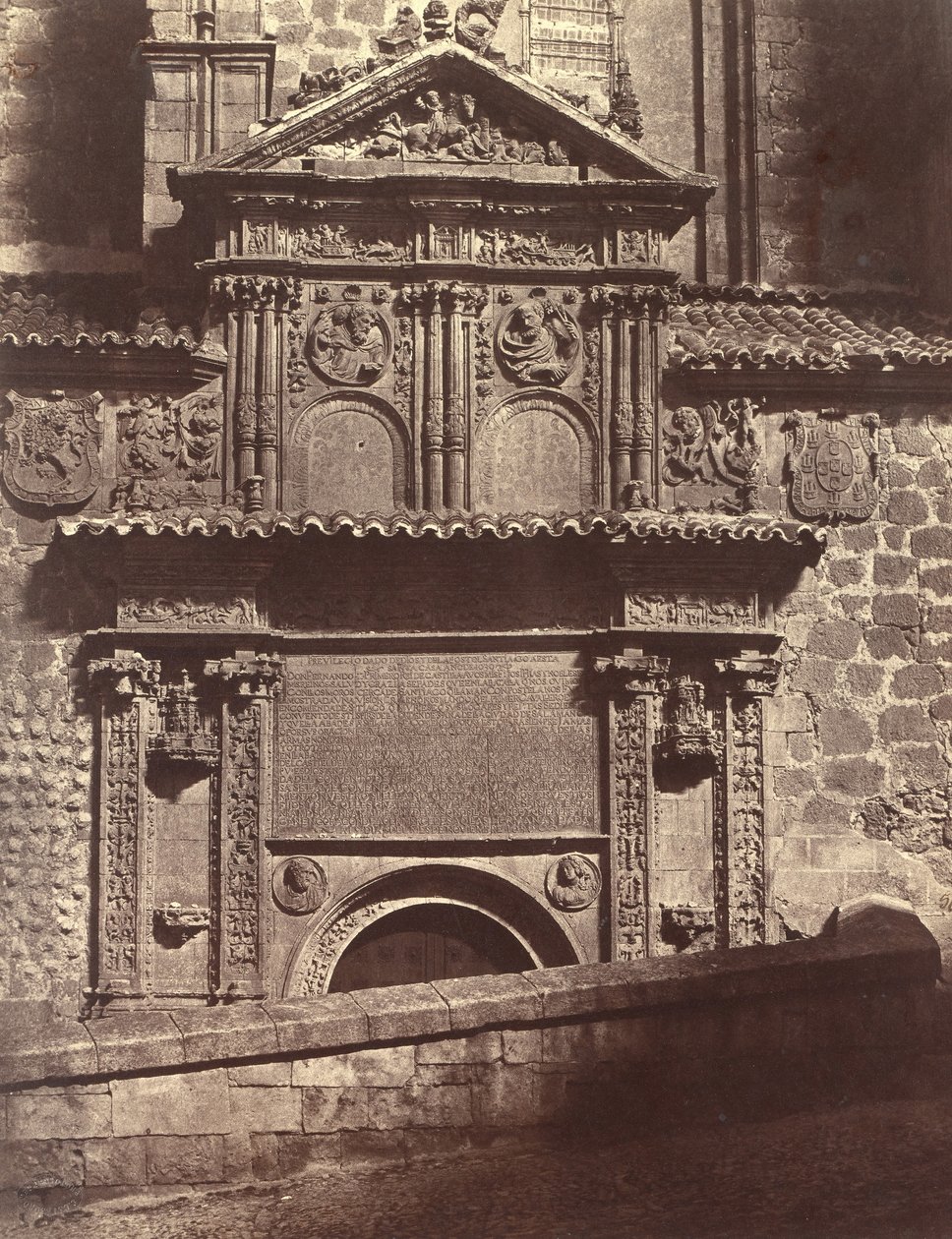 Portalen till den Helige Andes kloster, Salamanca, 1853. av Charles Clifford