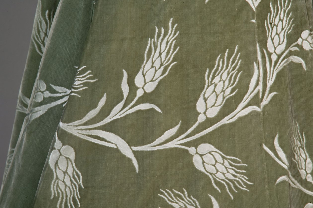 Bertha Palmers aftonrock, ca 1902 (detaljvy av tyg). Sidensatäng med skuren sammet i vetemönster, metalltrådspets, silkesmetallic tofsar. Värt, Paris. av Charles Frederick Worth