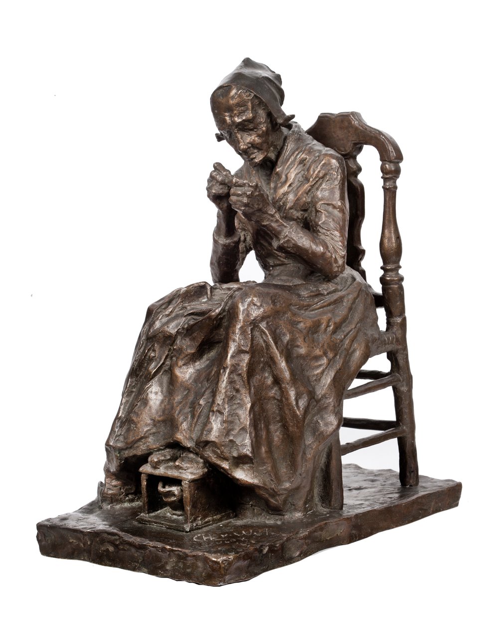 Gammal kvinna lagar sitt linne (brons) av Charles Henri Marie van Wijk