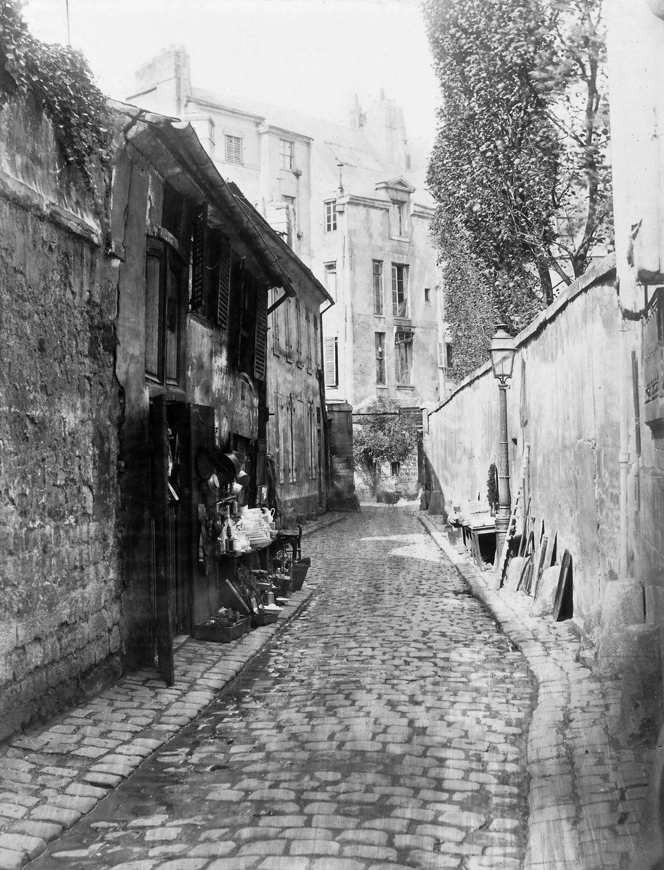 Cul-de-sac de Rohan, ca 1865-68 (albumintryck) av Charles Marville