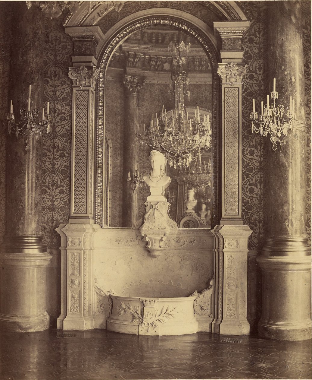 [Interiör av ett palats, troligen Hotel de Ville, Paris] av Charles Marville