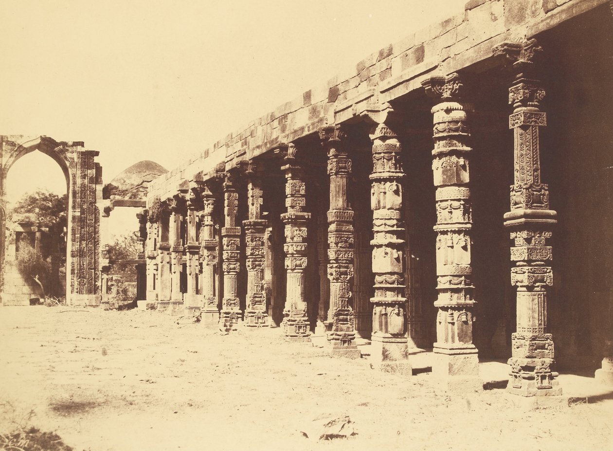 Interiör av det hinduiska templet i Kootub av Charles Moravia