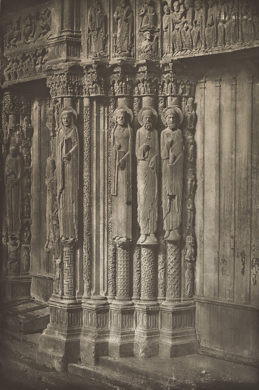 Chartres katedral. Högra dörren till den kungliga portalen, West Side, XII-talet, före juli 1857. av Charles Nègre