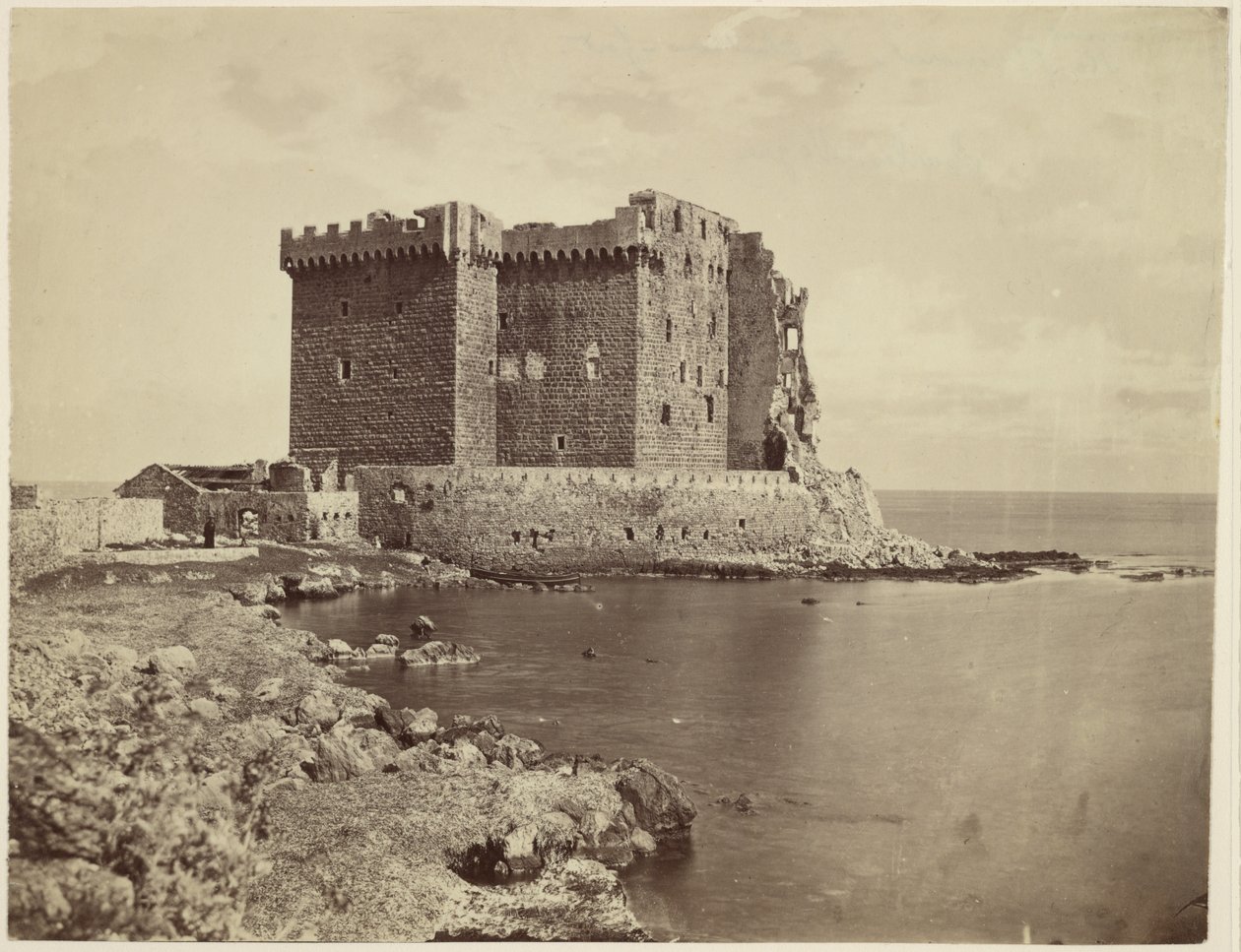 [Slottet på ön Saint-Honorat, nära Cannes / Le château de île Saint-Honorat, près de Cannes av Charles Nègre