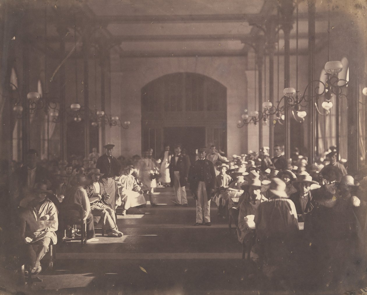 Refektoriet för det kejserliga asylet i Vincennes, 1858-59. av Charles Nègre