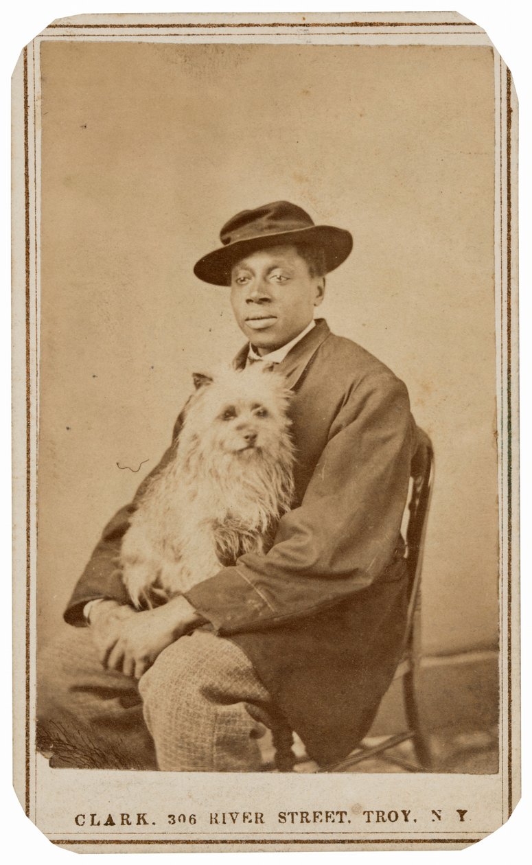 Porträtt av en man och en hund,ca. 1860 (foto) av Charles R. Clark