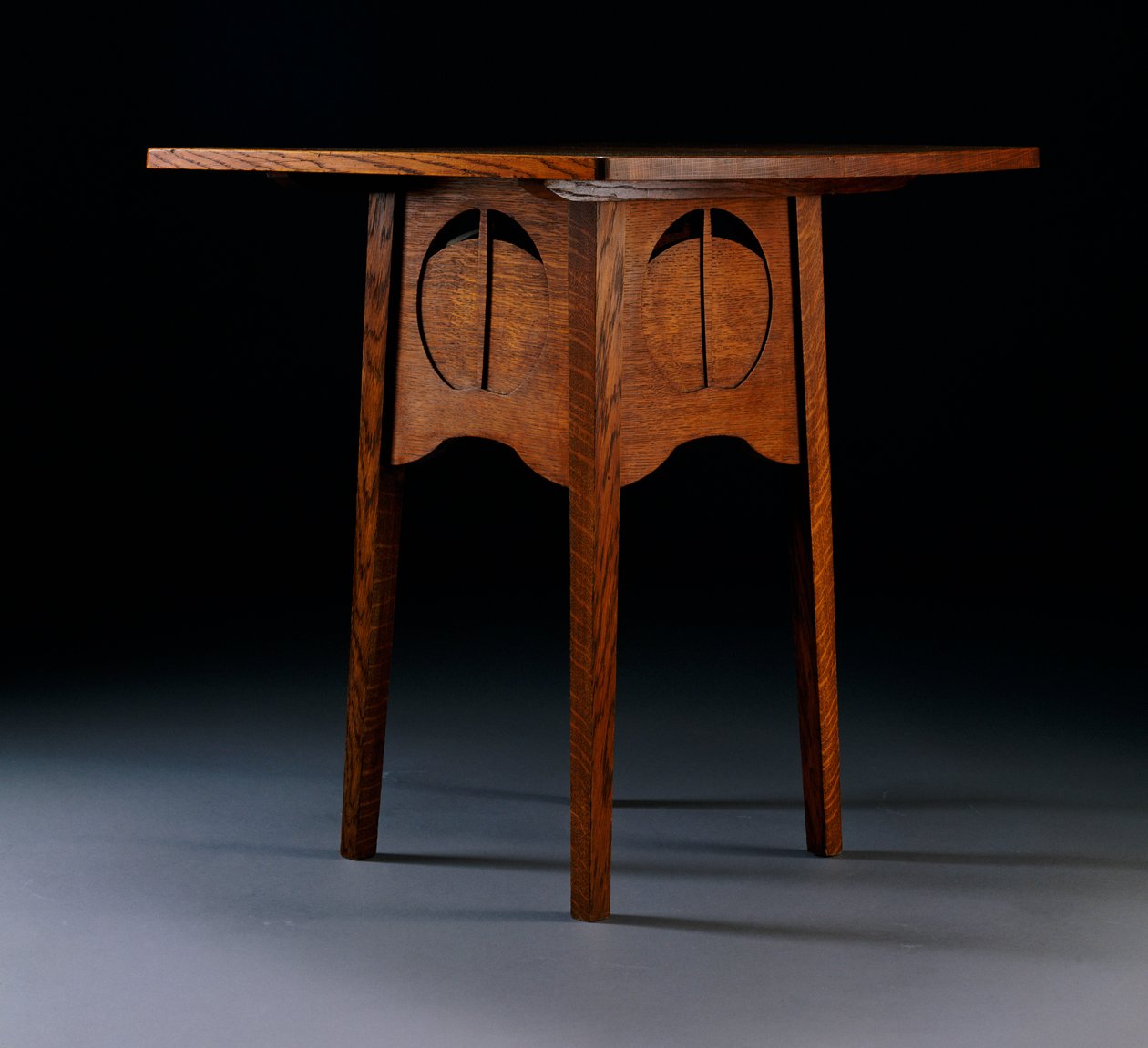 Kortbord designat för Argyle Street Tea Rooms, Glasgow, 1888-89 av Charles Rennie Mackintosh