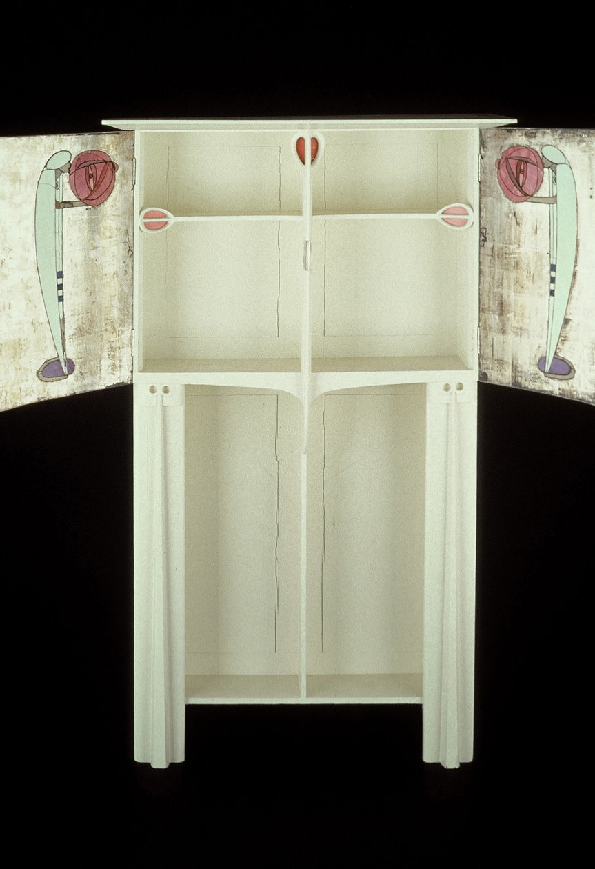Vitt skåp designat för Mrs. Rowat, 1902 (trä, målat glas, emalj) av Charles Rennie Mackintosh