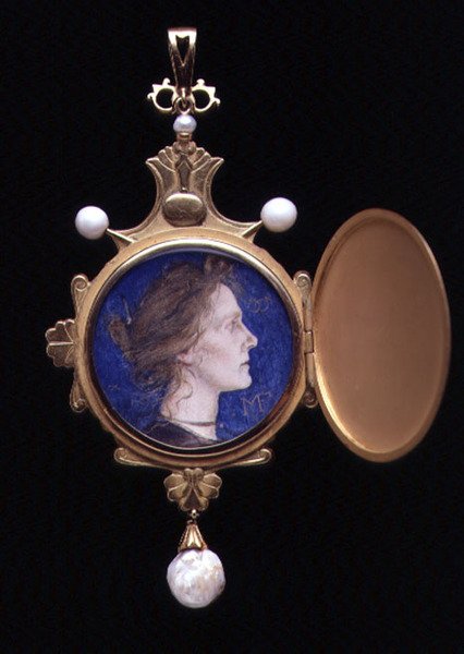 Pegasus hänge som innehåller miniatyr av Miss Edith Emma Cooper (1862-1913) 1901 (penna & wc på emalj) (se 109662 för exteriör) av Charles Ricketts