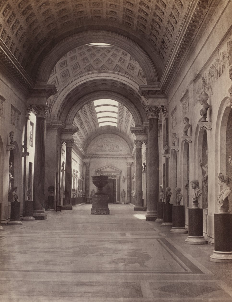 Vatikanen: Galerie Nuovo Braccio, ca. 1860. av Charles Soulier