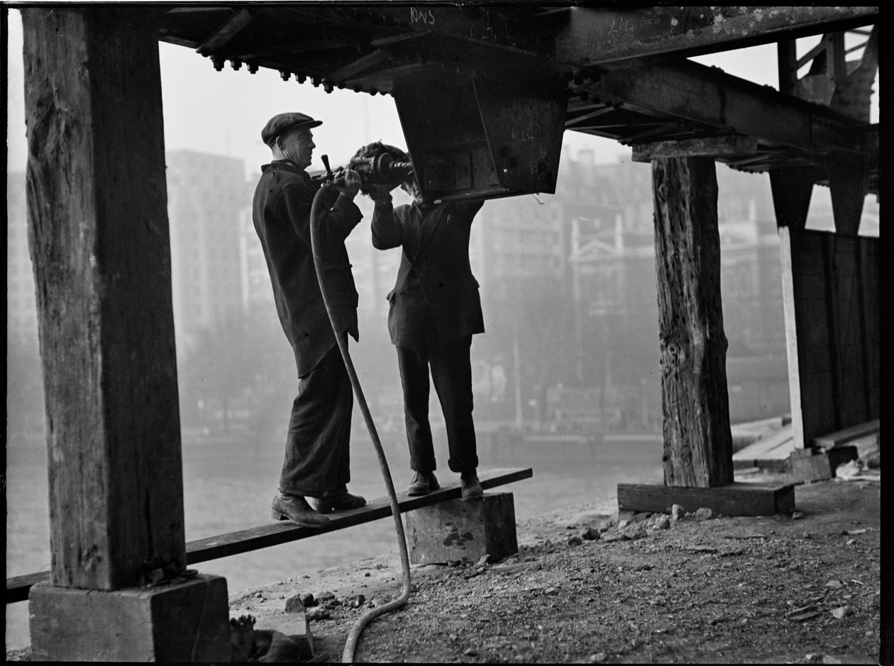 Rivning av Waterloo Bridge, Lambeth, Greater London Authority, 1936. av Charles William Prickett