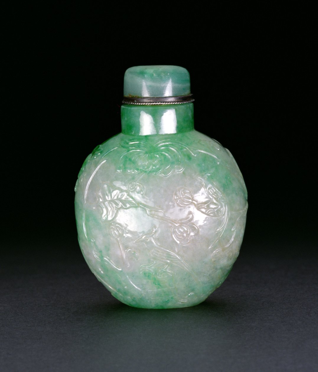 Kolv dekorerad med fasaner och en fjäril, ca 1780-1850 (jade) av Chinese School