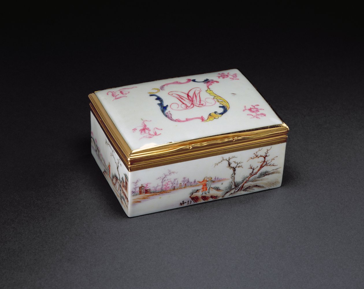 A Monogramed Snuff Box, Qianlong Period (1736-95) c.1750 (porslin) av Chinese School