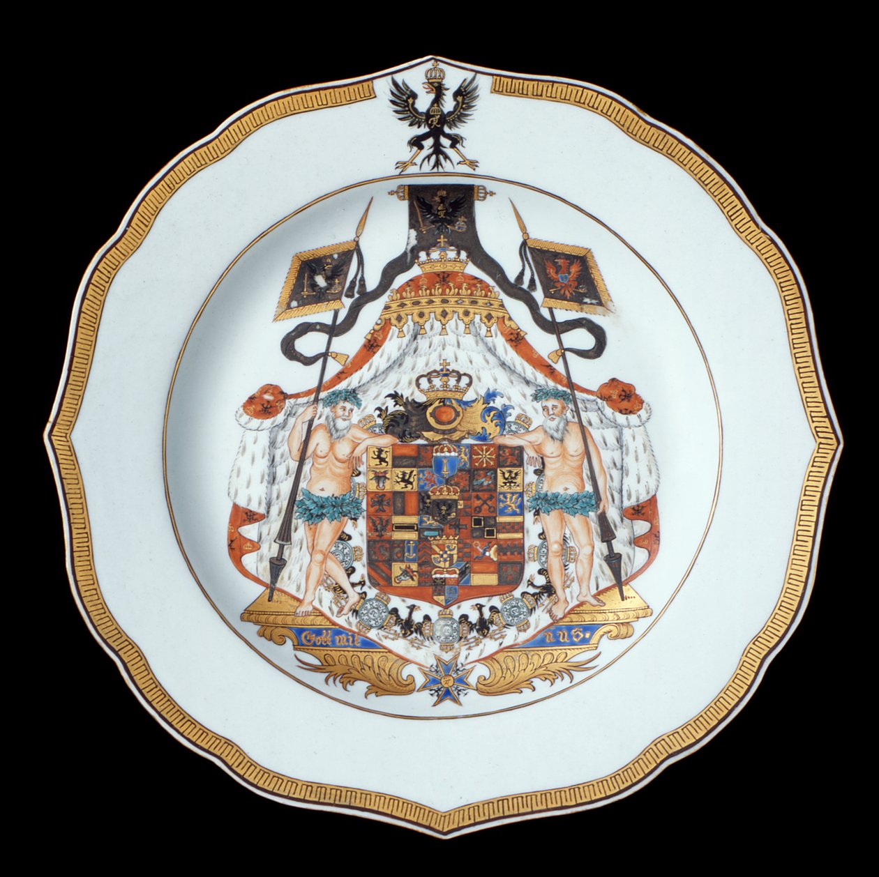 An Armorial Dinner Plate, Qianlong Period (1736-95) c.1755 (porslin) av Chinese School