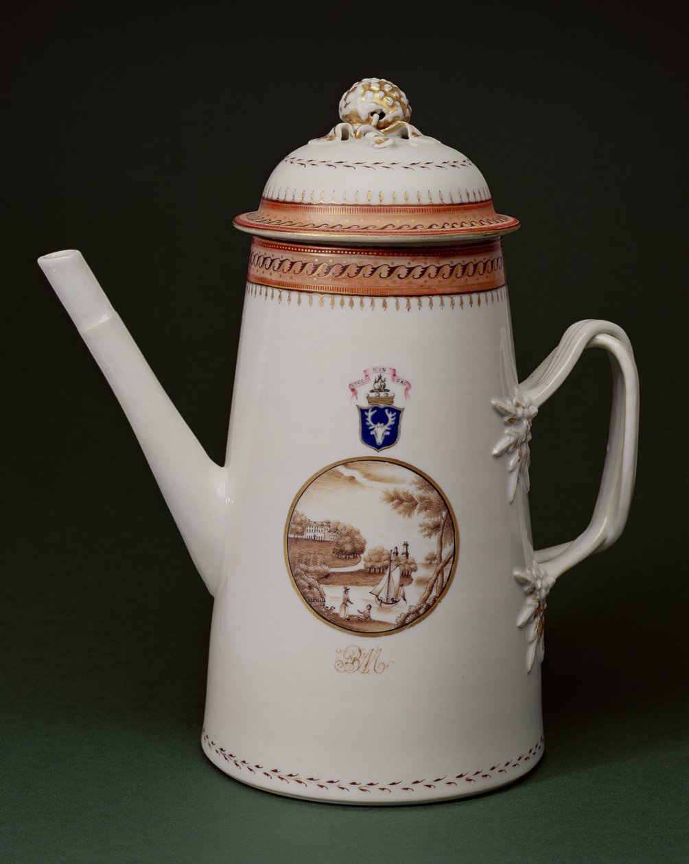 Armorial kaffekanna, med Machenzies armar, ca 1790 (porslin) av Chinese School