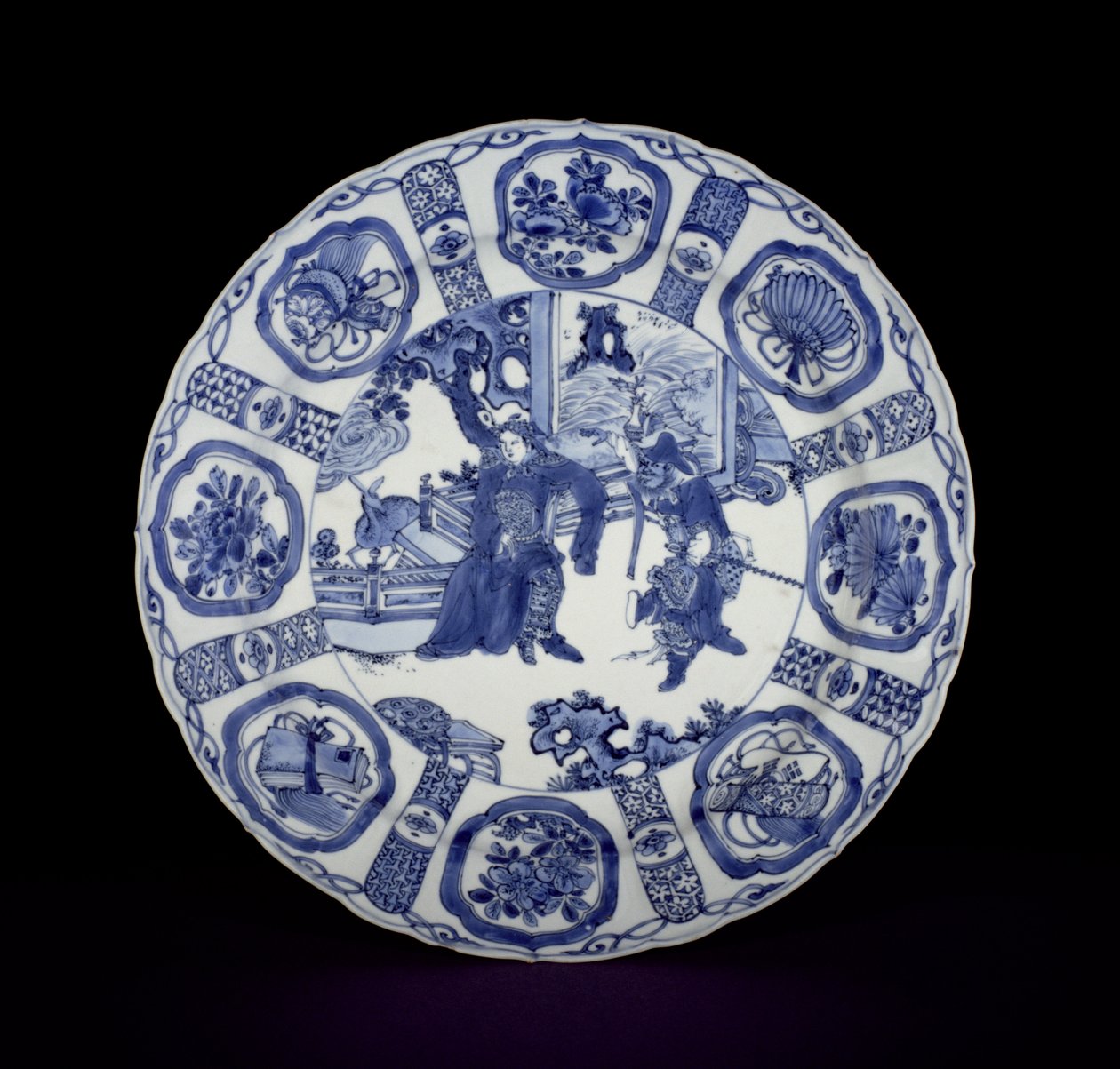 Blått och vitt kraakfat målat med krigare, Wanli, 1590-1610 (porslin) av Chinese School
