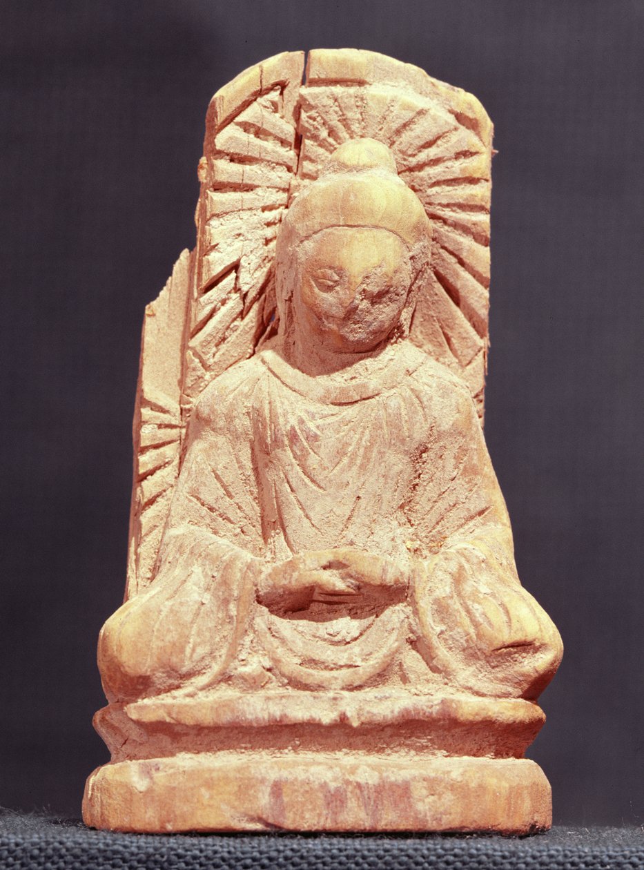 Sittande Buddha i meditation, från Tumshuq (Xinjiang) 300-500-talet (trä) av Chinese School