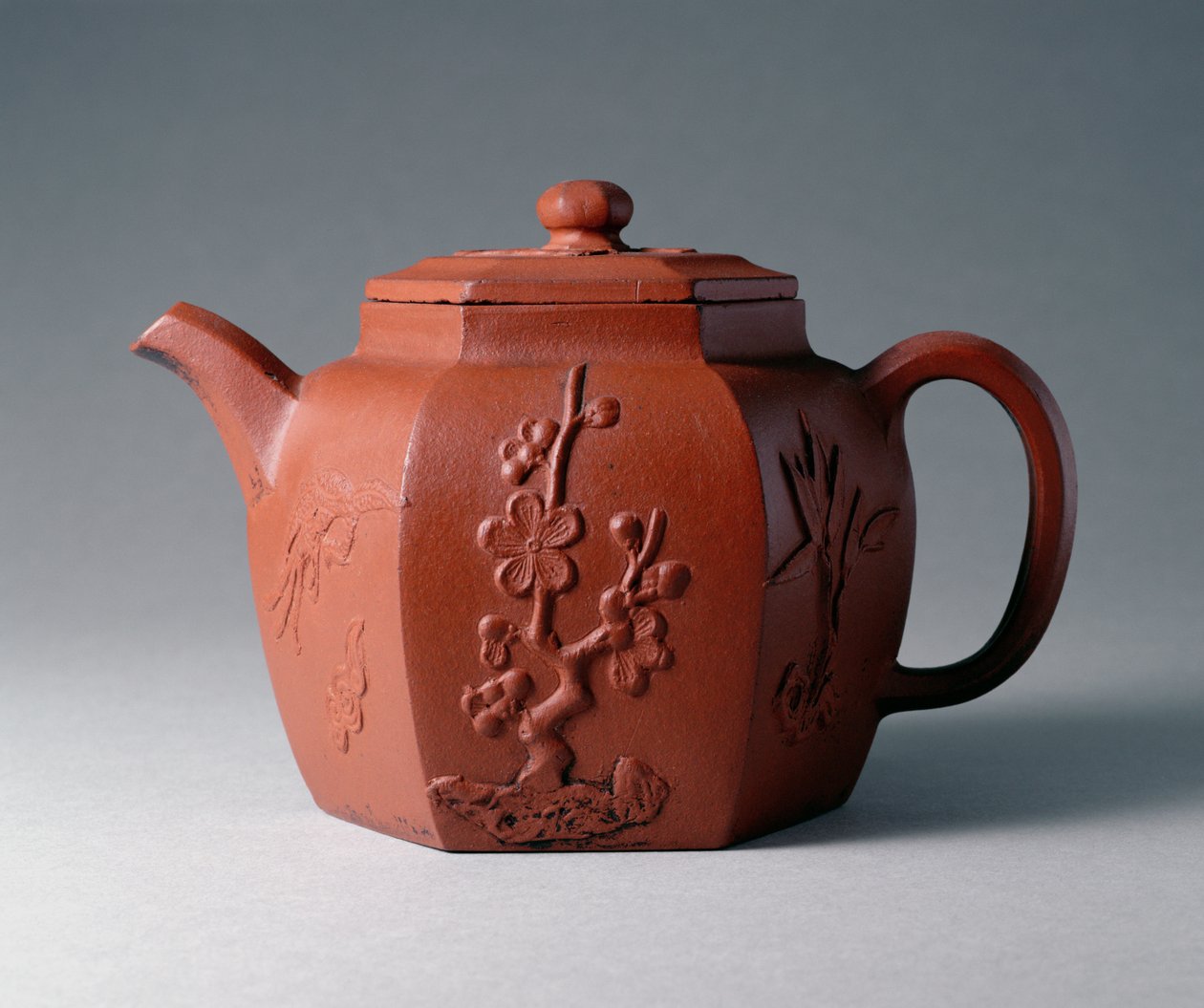 Yixing hexagonal tekanna, kinesisk, sent 1600-tal (stengods) av Chinese School