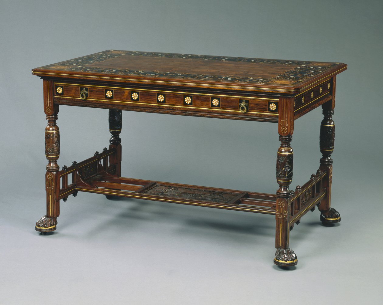 Mittbord, c.1875 av Christian Herter