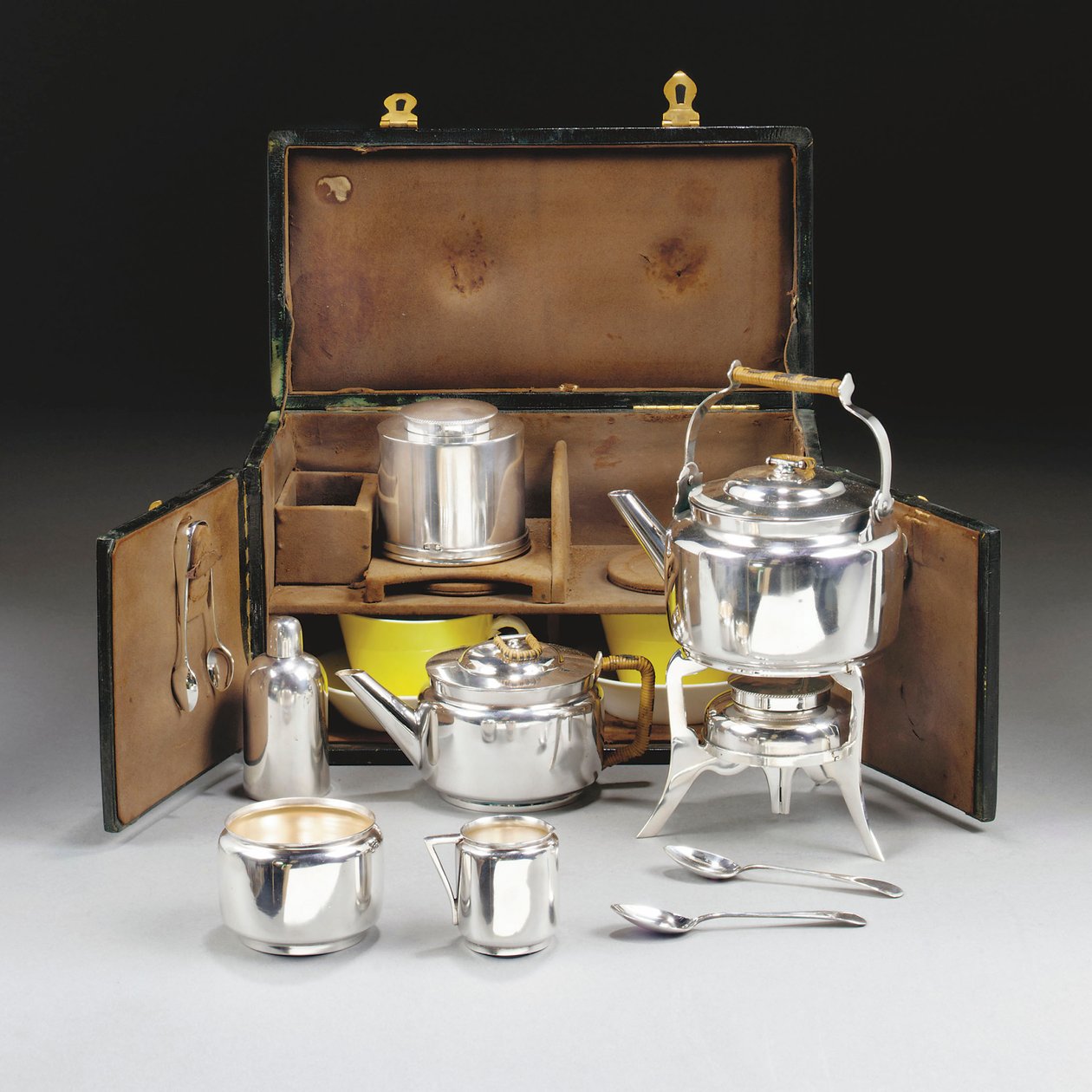 Ett picknickset av Christopher Dresser
