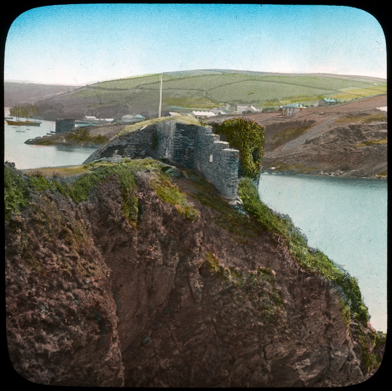 The Castle, Fowey, Cornwall, sent 1800-tal eller tidigt 1900-tal av Church Army Lantern Department